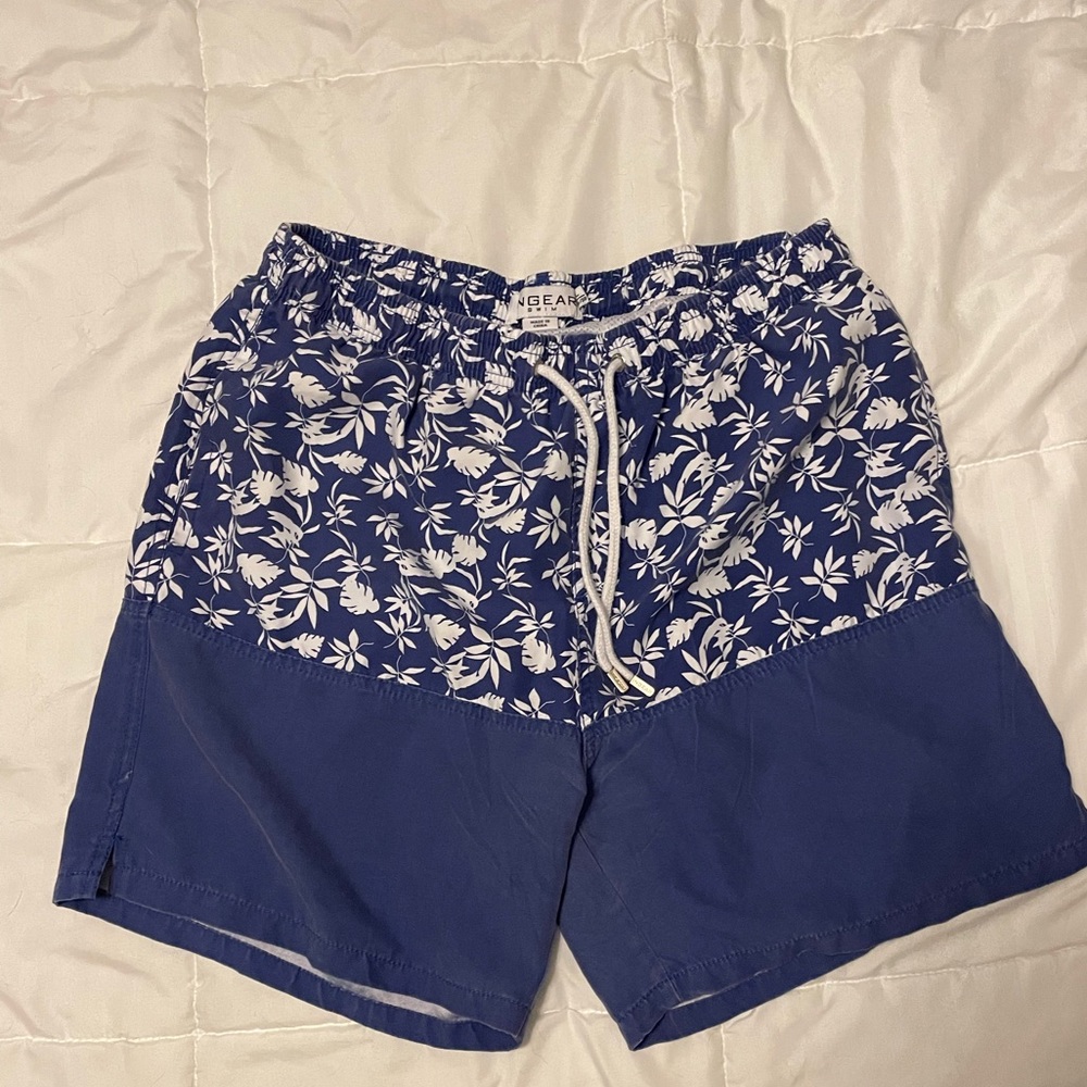 Hawaiian print swim trunks. Blue. Size large. Ingear brand.